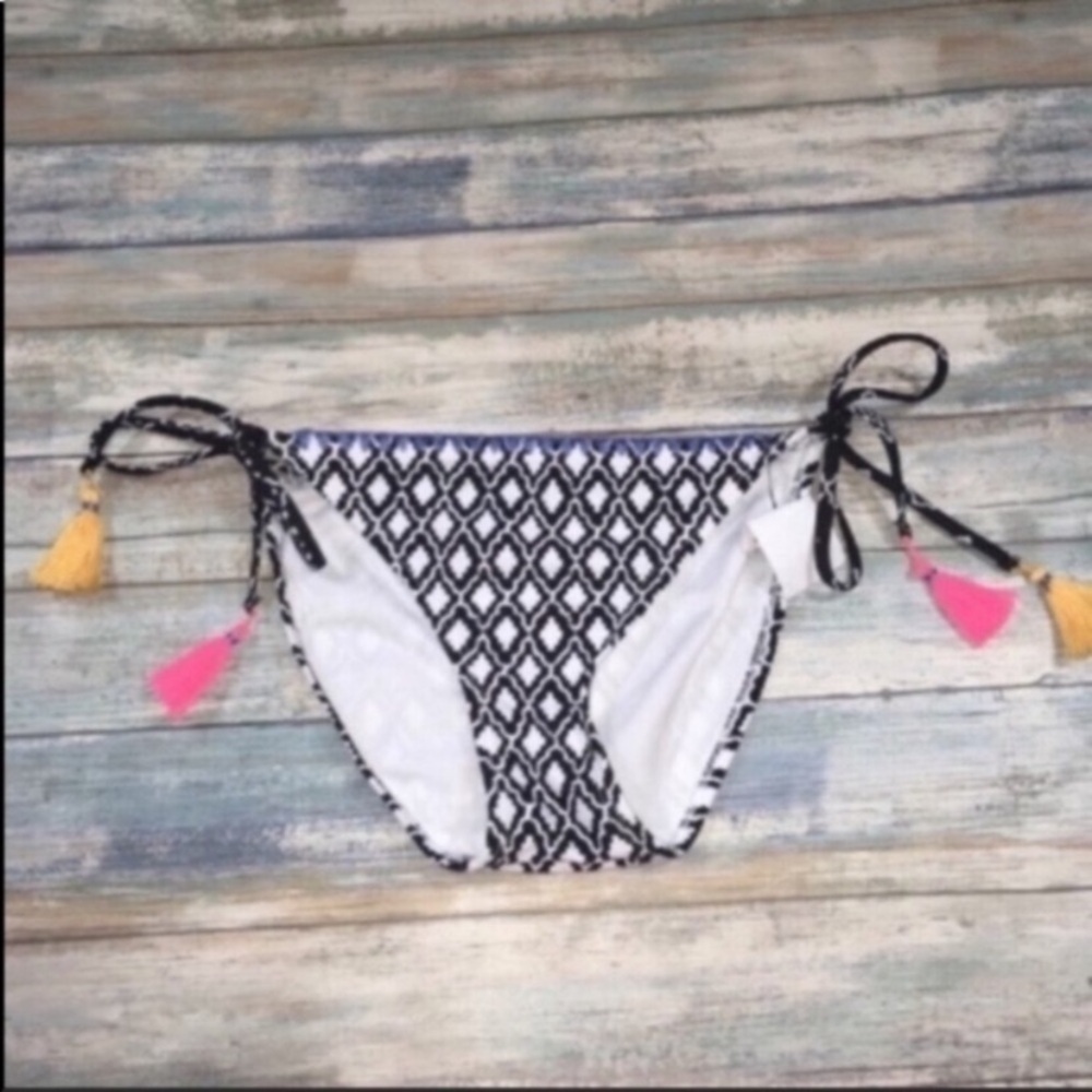 Xhilaration Scalloped Bikini Bottoms Small Black White Geometric Tie Side Tassel - Picture 2 of 4